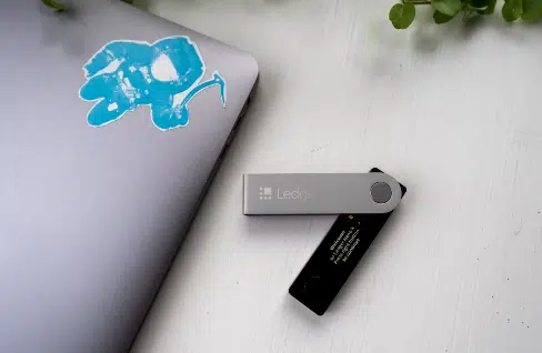 Hardware wallet: Connect ledger or trezor with online wallets.
